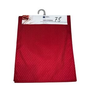 Town & Country Red Living Diamond Pattern Table Runner 15 in x 72 in